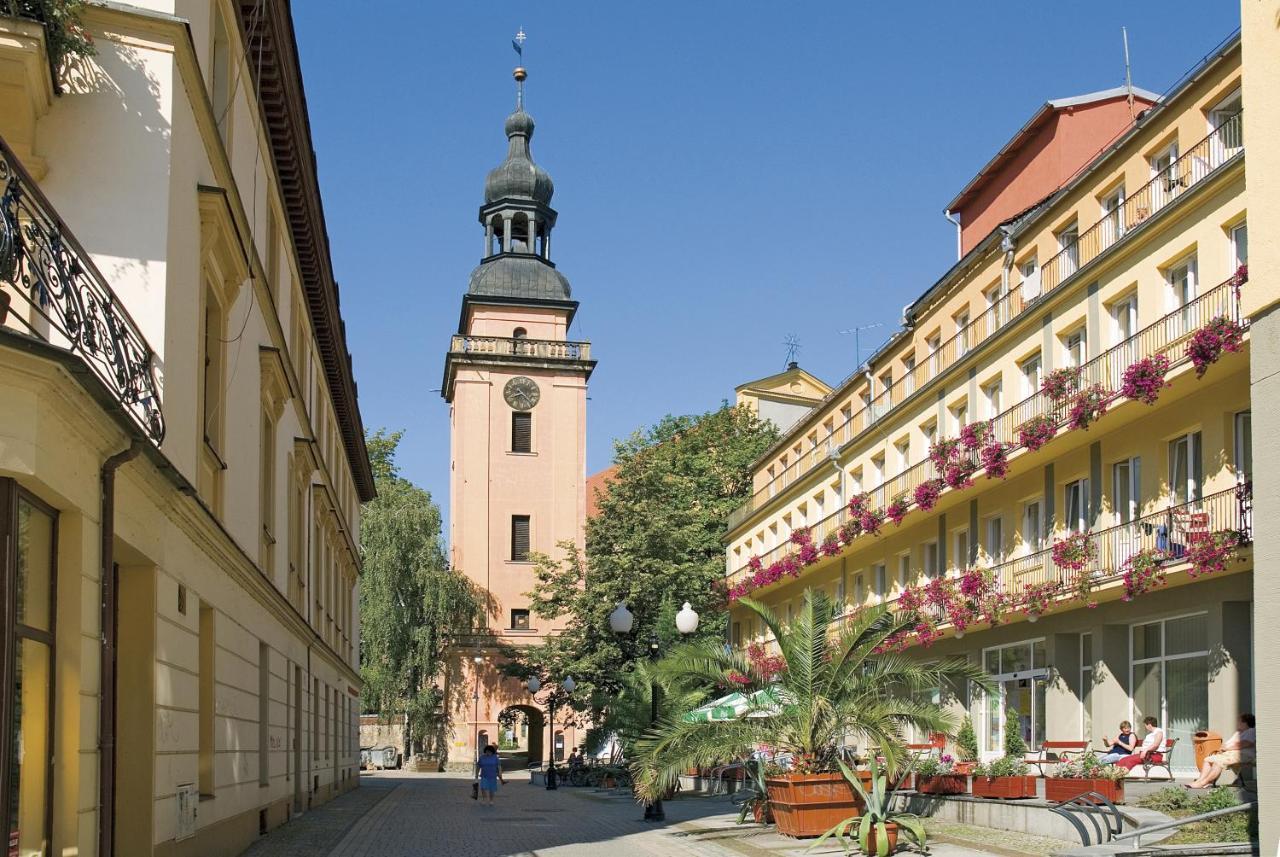 Dom Zdrojowy Aparthotel Jelenia Gora Exterior photo